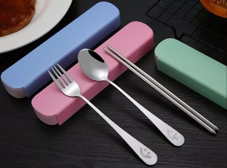 Set tacâmuri călătorii Roz | Drool, inox & rezistent - imagine 4