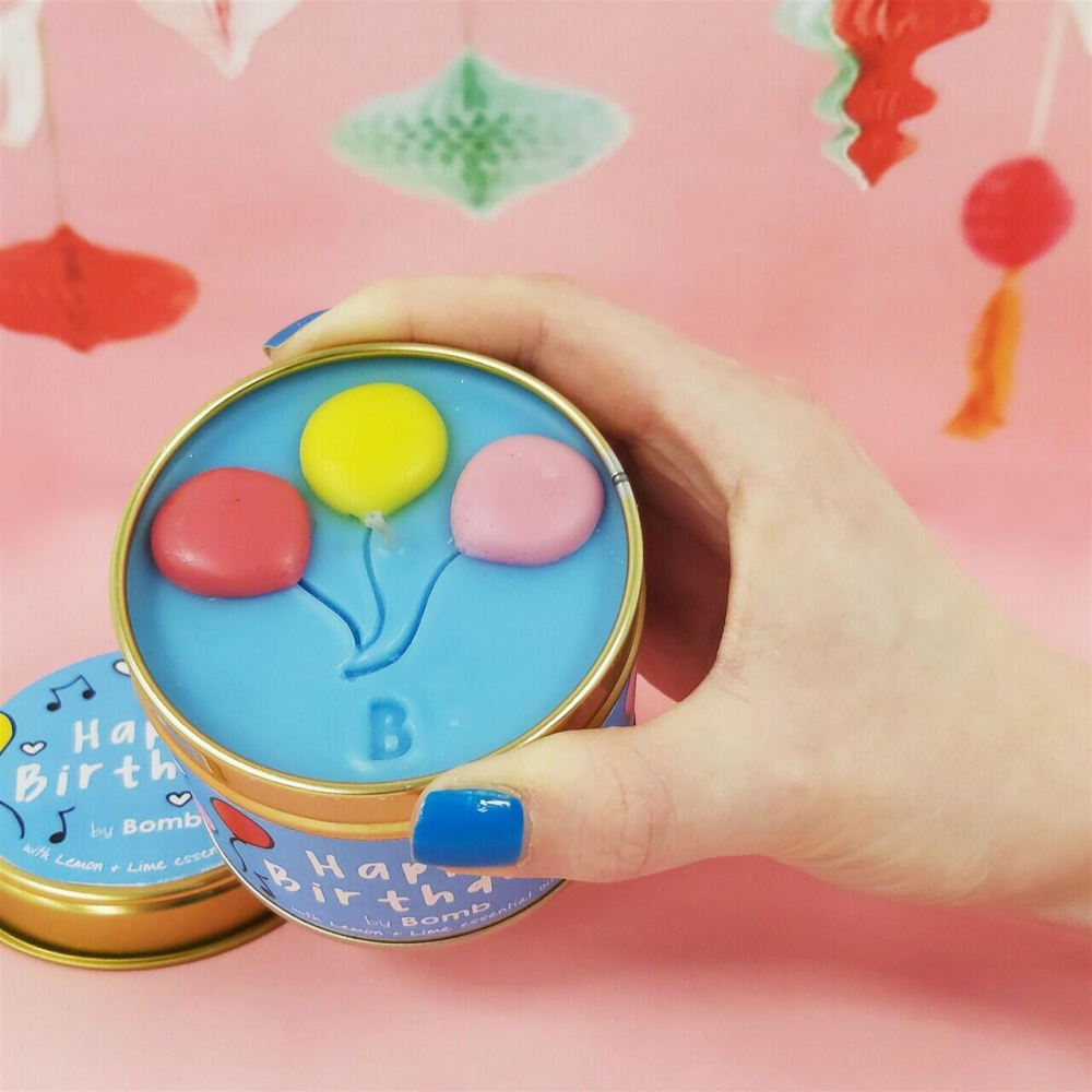 Lumanare Happy Birthday Bomb Cosmetics - 180g - imagine 2