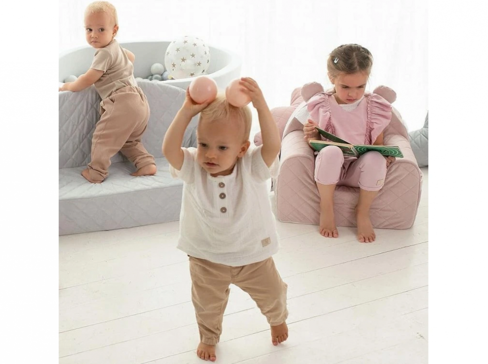 Canapea Babysteps Velvet Gri | Siguranță și Confort
