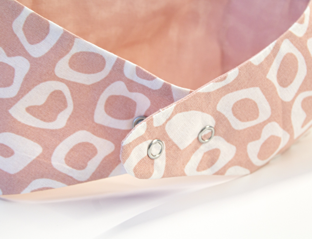 Baveta Bandana BabyJem Rose cu Jucărie Dentitie - imagine 2
