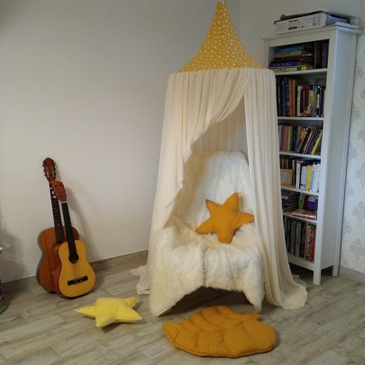 Baldachin tavan galben Joli bebe, cu stele - imagine 3