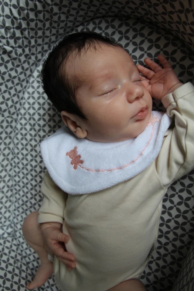 Baveta BabyJem Teddy Alb cu broderie elegantă - imagine 2