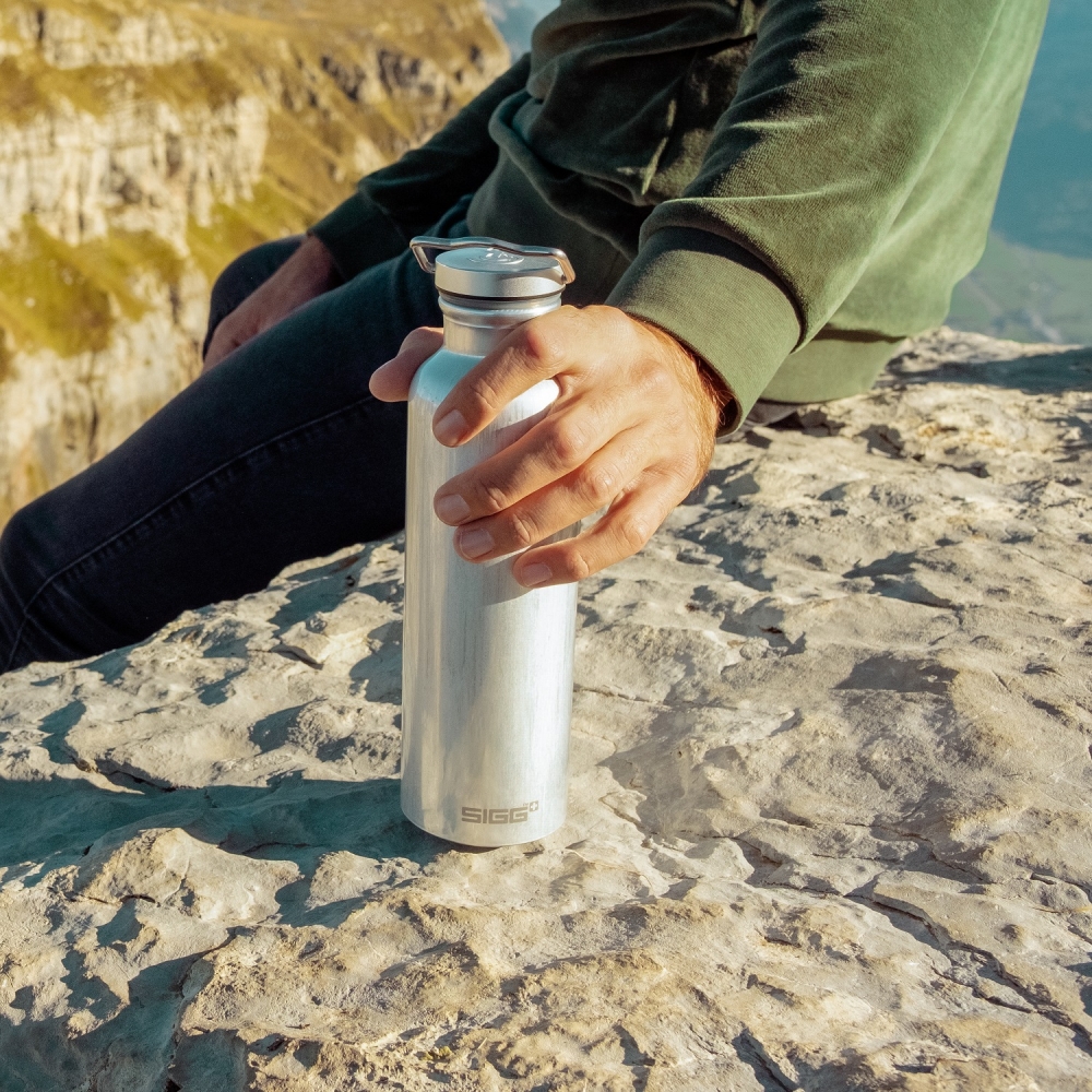Bidon SIGG Aluminiu 0.75L - Design Elvețian Premium