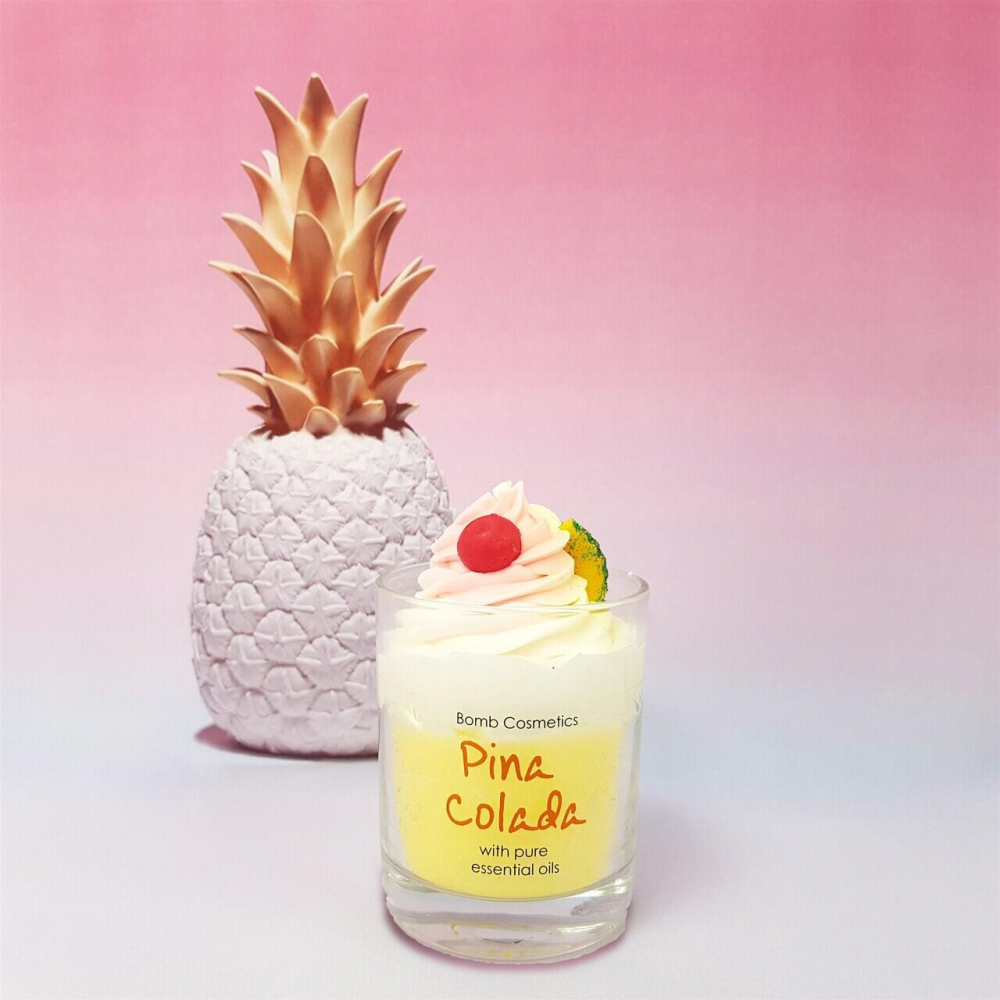 Lumanare Pina Colada Bomb Cosmetics 160g Vegan - imagine 5