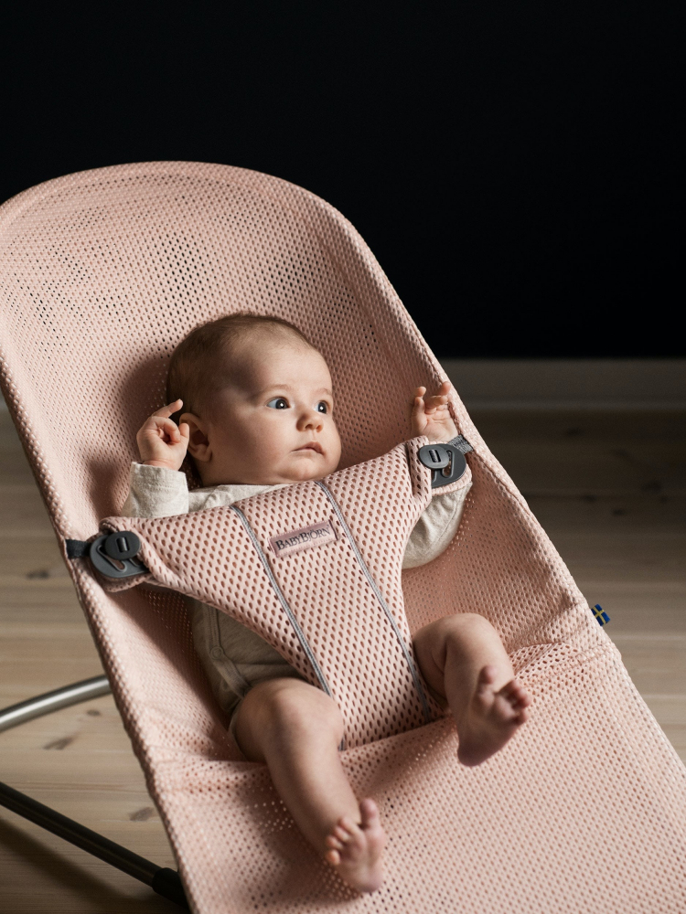 BabyBjorn Bliss Pearly Pink - Balansoar Ergonomic - imagine 4