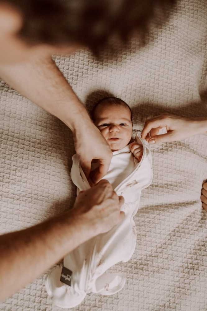Swaddle Nor Pufos + Căciulită | Confort Bebeluș