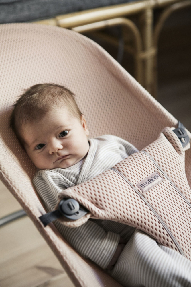 BabyBjorn Bliss Pearly Pink - Balansoar Ergonomic - imagine 3