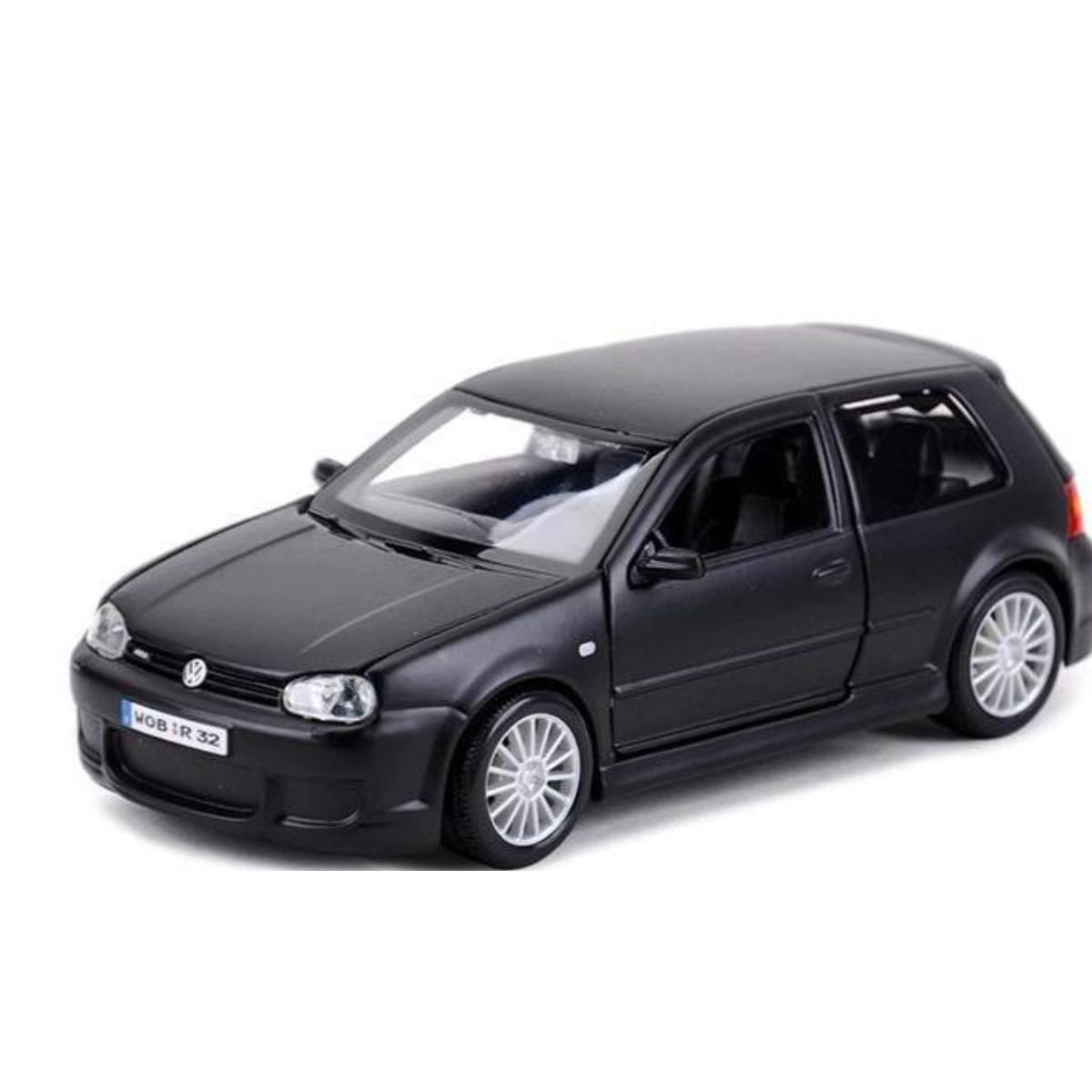 Maisto Volkswagen Golf R32 1:24