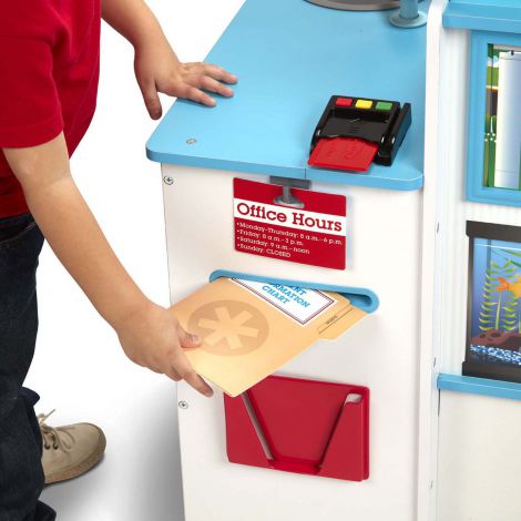 Centru de joaca Doctor Melissa & Doug - imagine 4