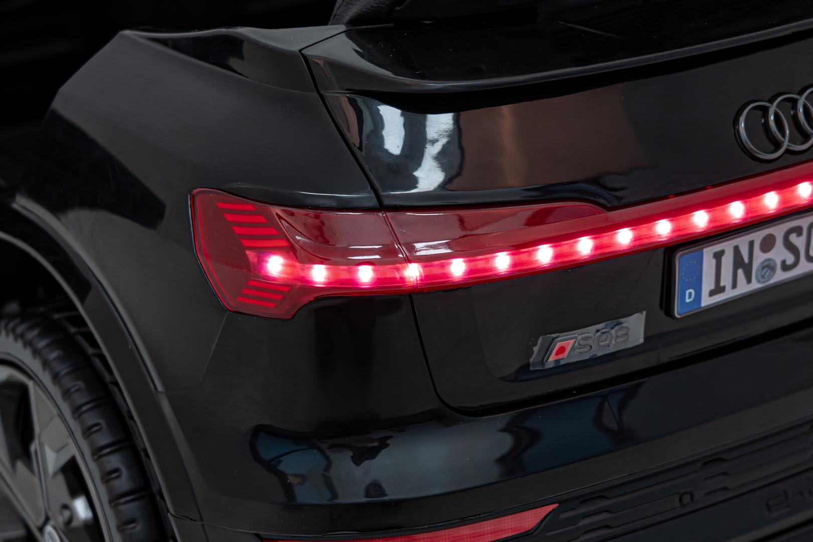 Masinuta Electrica Audi SQ8 12V Negru | Autokids.ro - imagine 5