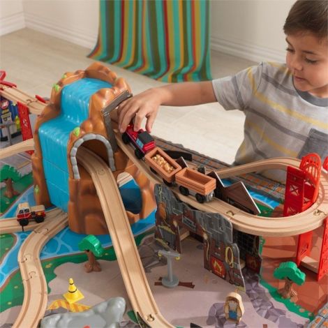 Trenulet KidKraft Waterfall Junction si Masa de Joaca - imagine 9
