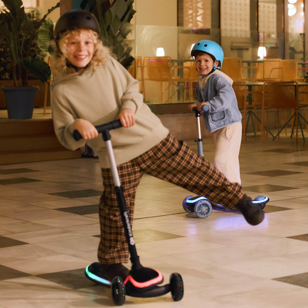 Trotineta Kinderkraft Raket Pink LED Pliabilă - imagine 6