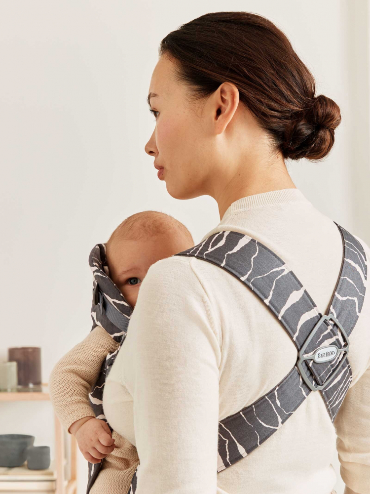 Marsupiu BabyBjorn Mini Anthracite, ediție limitată - imagine 7