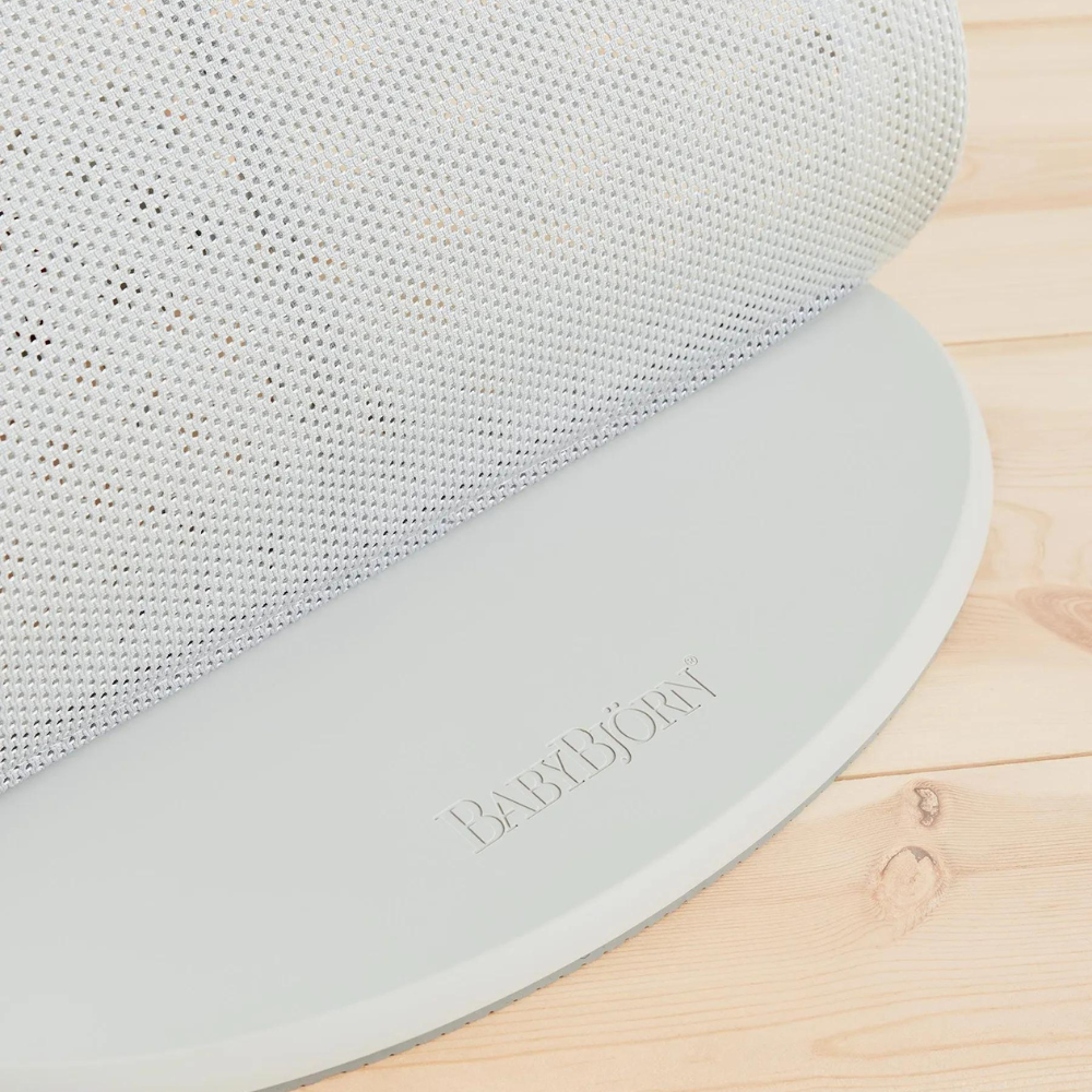 BabyBjorn Balance Soft SilverWhite Mesh - imagine 9