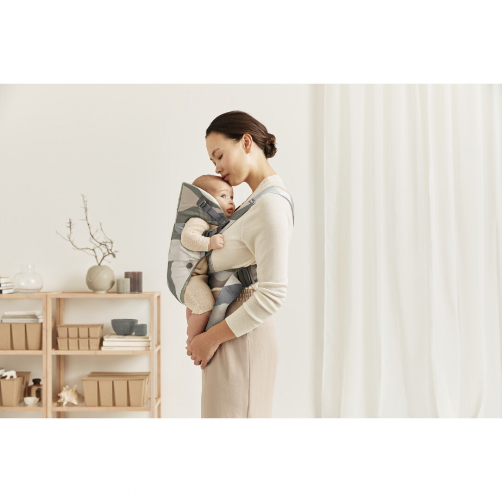 Marsupiu BabyBjorn Mini Khaki Green, Anatomic