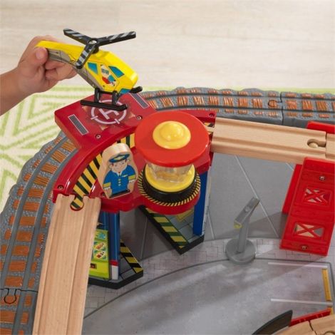 Trenulet KidKraft Waterfall Junction si Masa de Joaca - imagine 7