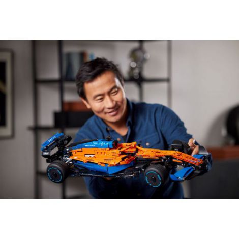 LEGO Technic McLaren F1 42141 Model Autentic - imagine 3