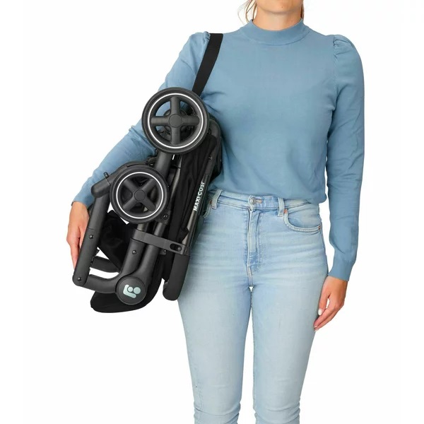 Carucior Lara 2 Essential Black, 0-4 Ani