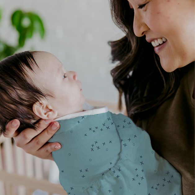 Ergobaby Hugs Albastru | Sistem Înfășare Sigură