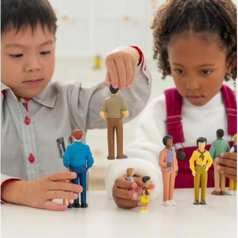 Miniland Set 9 Figurine Familie Diversitate - imagine 5