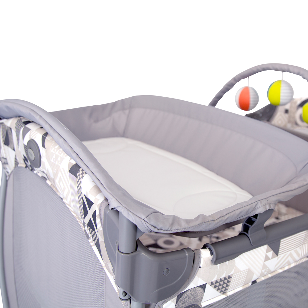 Patut Graco Electra Patchwork Grey cu masuta infasat - imagine 4