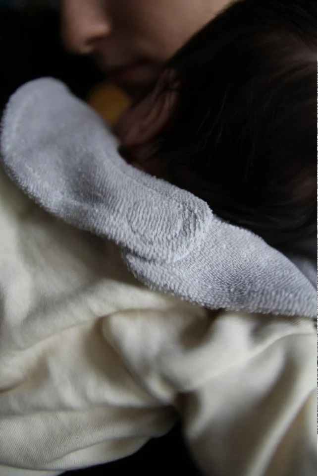 Baveta BabyJem Teddy Gri | Protecție la Masă - imagine 3