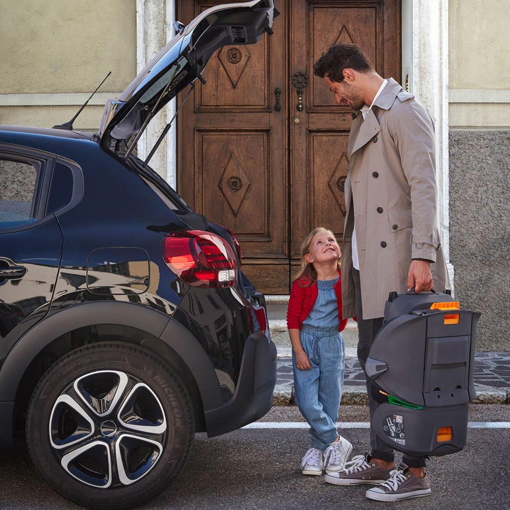 Chicco FoldGo - Scaun Auto Pliabil i-Size