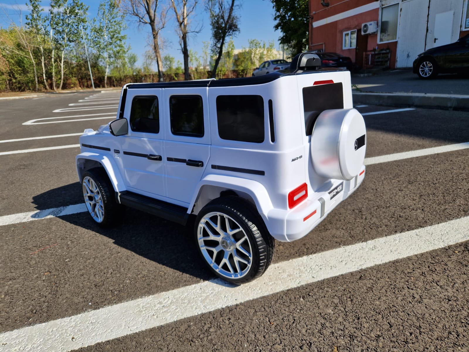 Masinuta Electrica Mercedes AMG G63 12V Lux - imagine 8