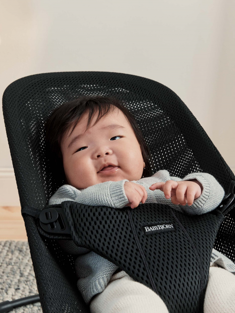 Balansoar Bliss Black Mesh Baby Bjorn, Ergonomic - imagine 7