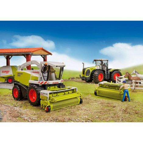 BRUDER Tractor Claas Xerion 5000 - Direcție 4×4 - imagine 4