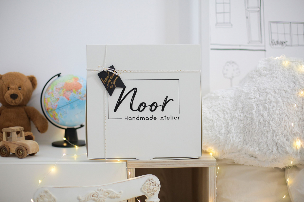 Tablou Luminos Învățătoare Noorhandmadeatelier - imagine 5