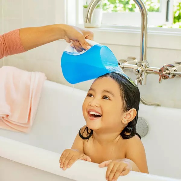 Recipient Clătire Șampon Munchkin Blue, Baie Fără Lacrimi - imagine 2