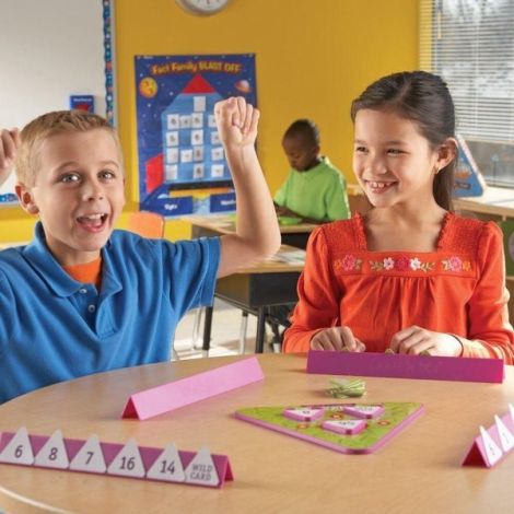 Tri-FACTa Learning Resources - Joc Înmulțiri și Împărțiri - imagine 4