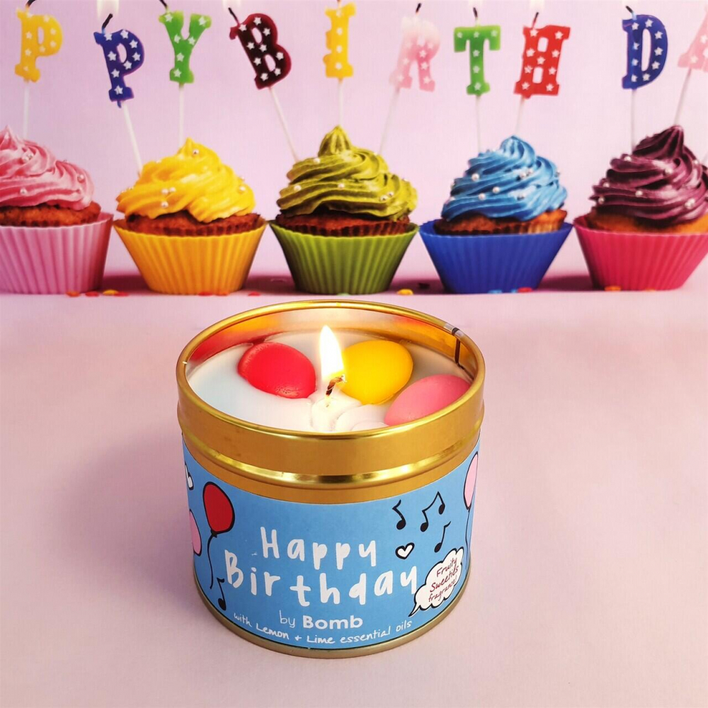 Lumanare Happy Birthday Bomb Cosmetics - 180g - imagine 3