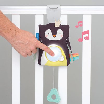 Pinguinul Prince Taf Toys Jucarie Multifunctionala 0l+ - imagine 3