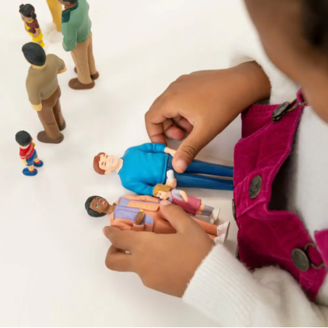 Miniland Set 9 Figurine Familie Diversitate - imagine 3