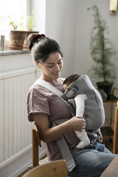 BabyBjorn Marsupiu Mini Light Grey - Purtare anatomica - imagine 2