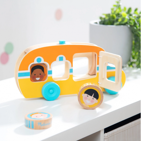 Autobuz lemn Melissa & Doug cu accesorii - imagine 2