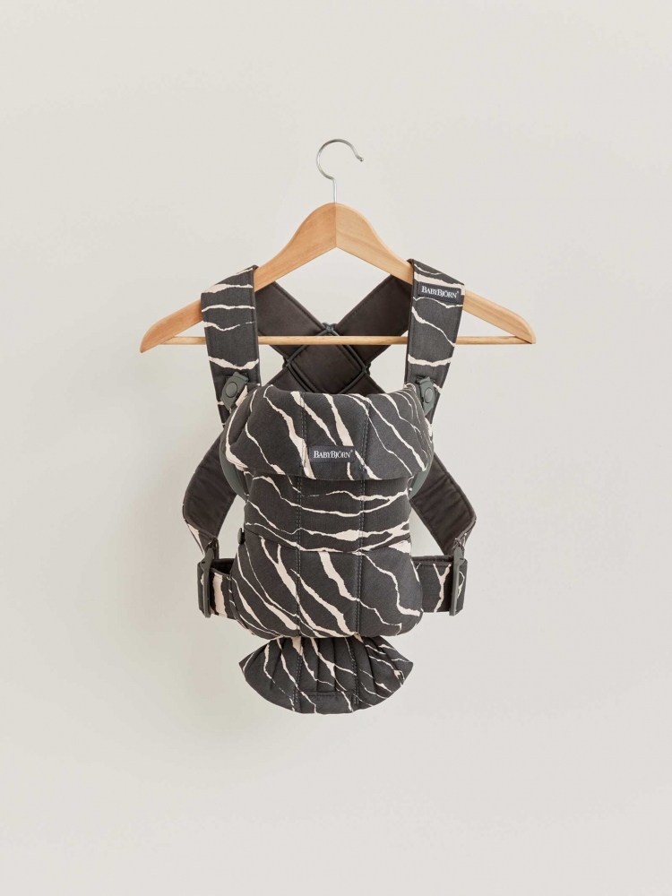 Marsupiu BabyBjorn Mini Anthracite, ediție limitată - imagine 5